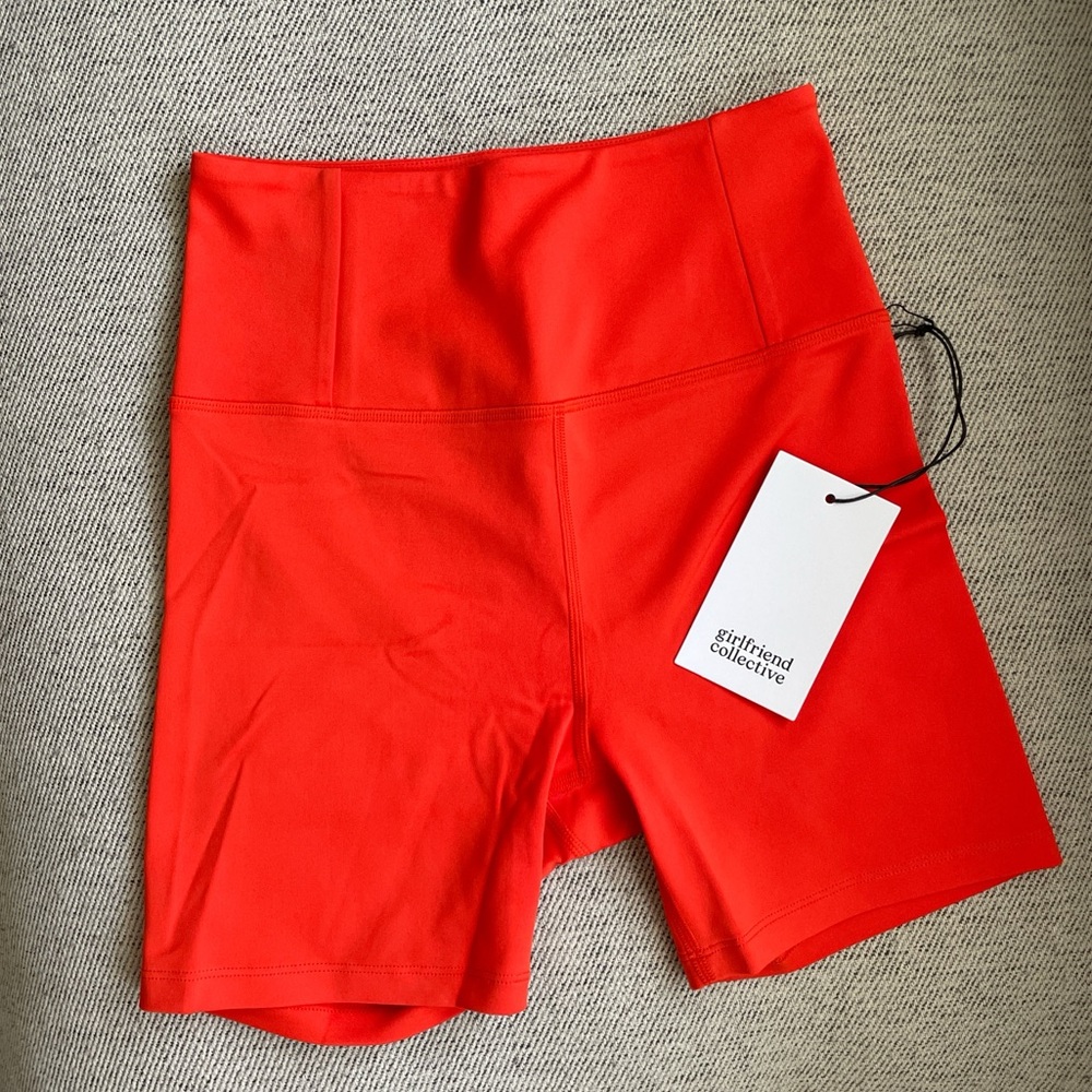 NWT Girlfriend Collective Racer FLOAT Ultralight Run Short Size Small
